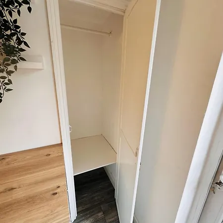 -r2- Newly Renovated Private With Own Kitchenette In A Shared House In B29 Guest house Birmingham
